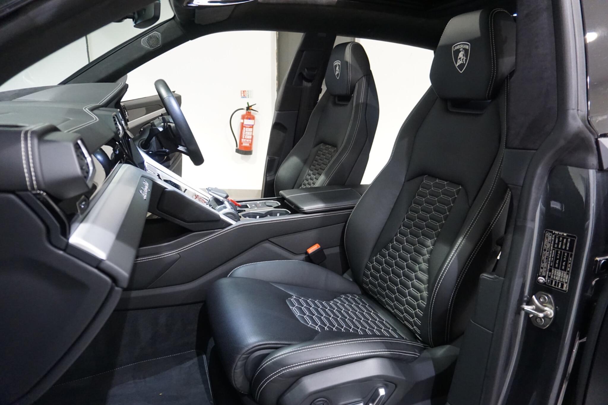 Lamborghini Urus 4.0 V8 BiTurbo SUV 5dr Petrol Auto 4WD Euro 6 (650 ps)